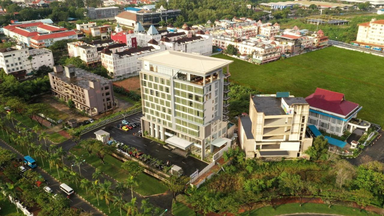 Hotel Santika Batam Exterior photo